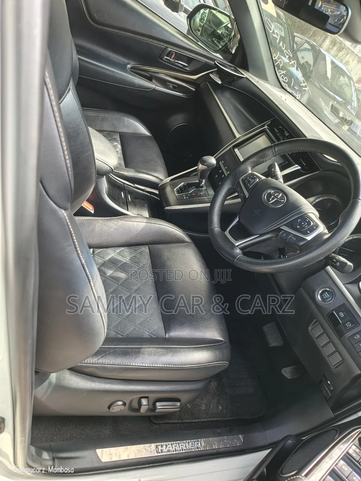 Toyota Harrier 2.0 2018 White