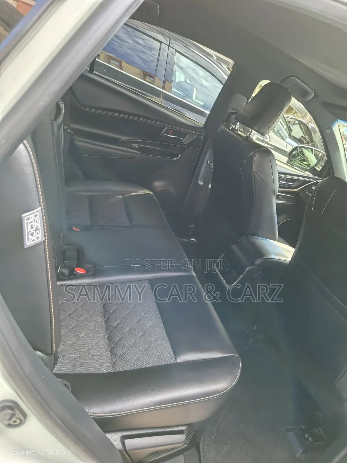Toyota Harrier 2.0 2018 White