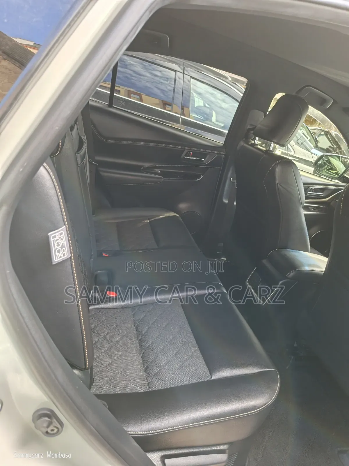Toyota Harrier 2.0 2018 White