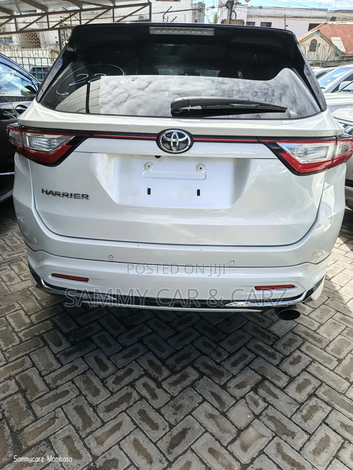 Toyota Harrier 2.0 2018 White