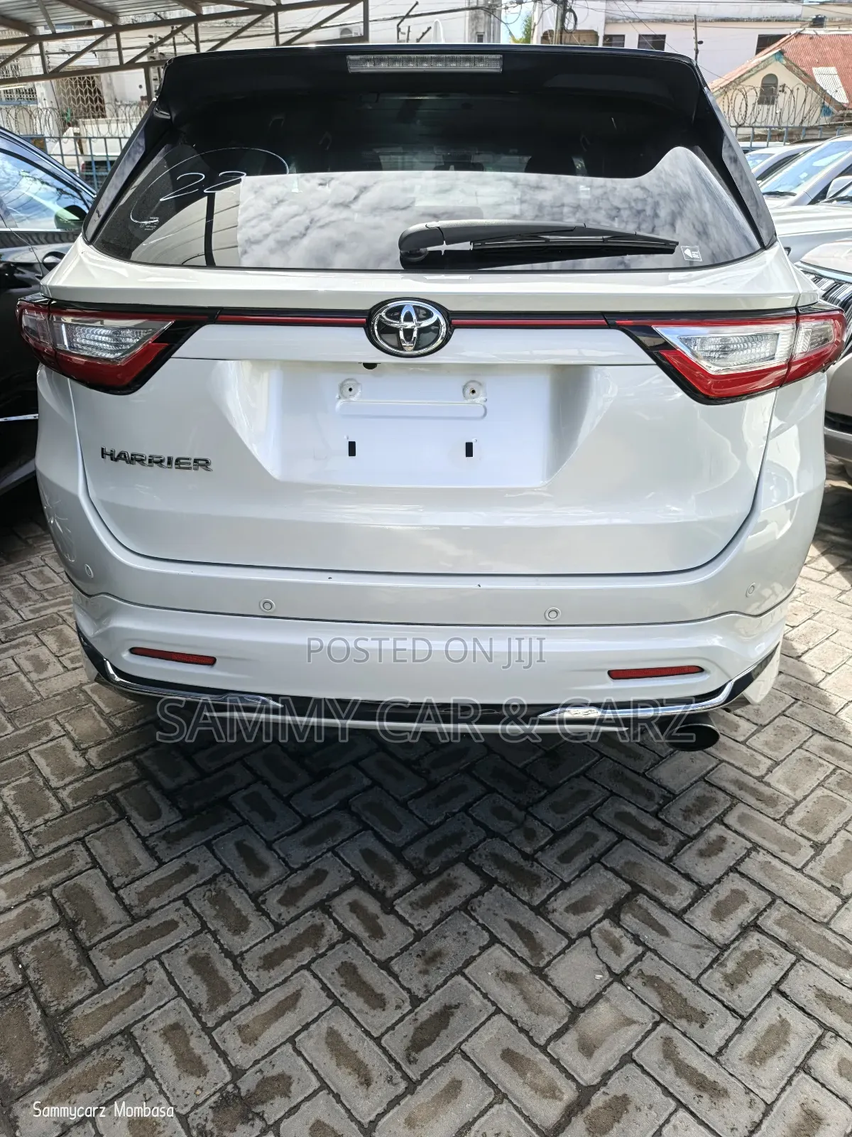Toyota Harrier 2.0 2018 White