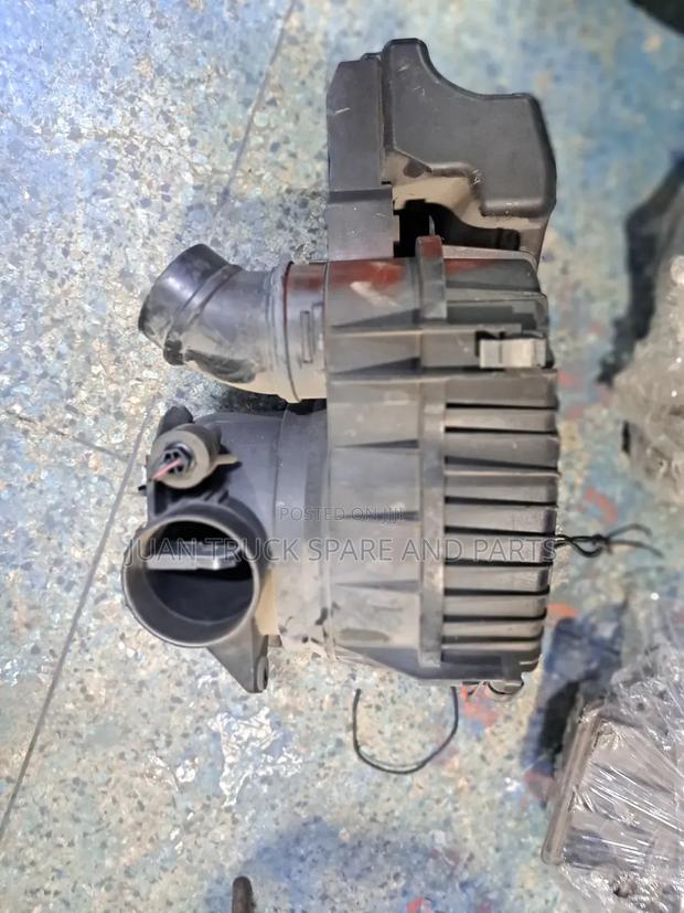 Isuzu Elf, 100p Aircleaner Housing - thumbnail 3