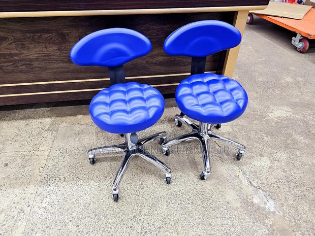 Manicure Stools - main view