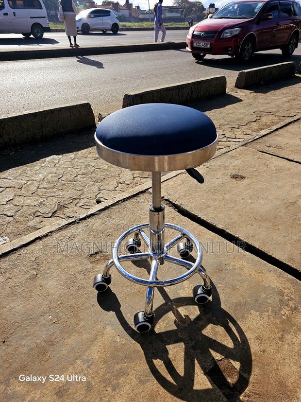 Pedicure Chairs - thumbnail 2