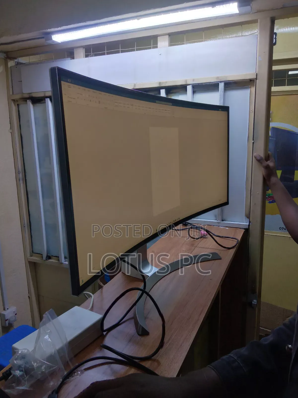 Lg 34 Inches Curved
