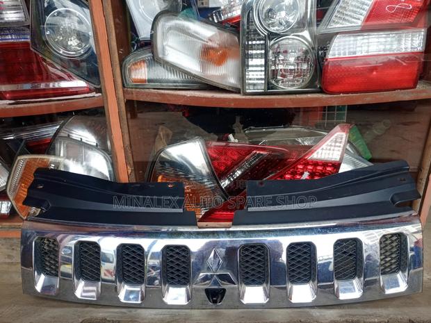 Grill Delica Mitsubishi