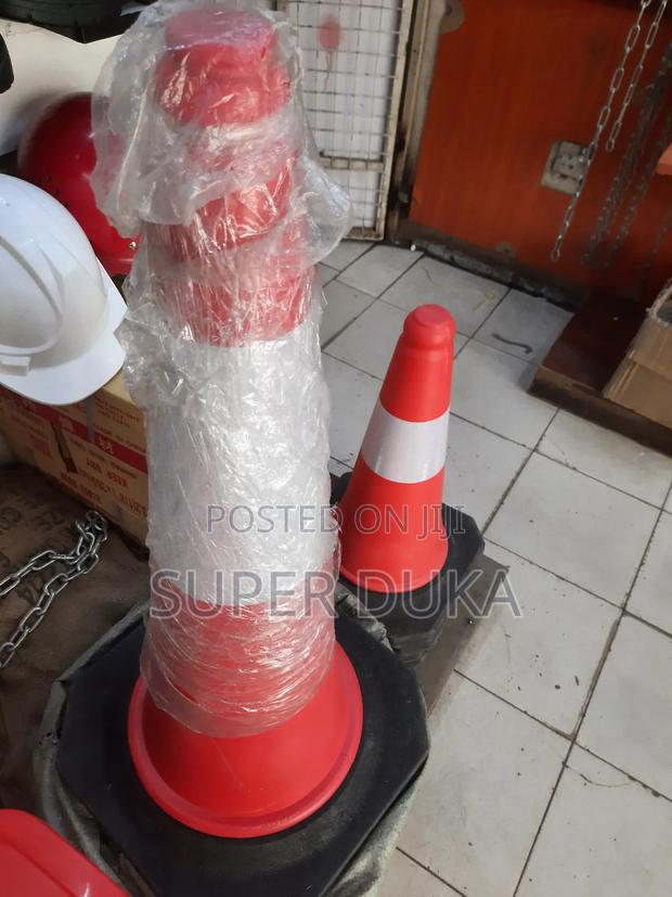Heavy Duty Safety Traffic Road Cone 75cm