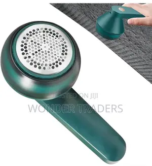 Electric Lint Remover or Cutter With Lint or Fur Roller