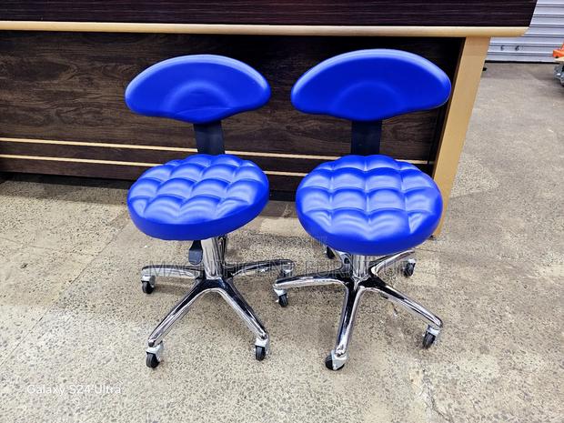 Pedicure Stools - thumbnail 3