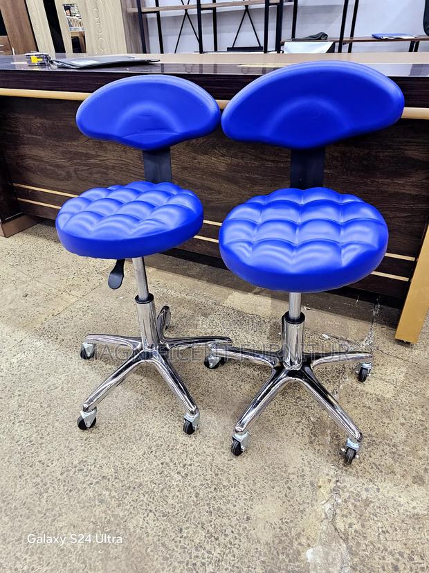 Pedicure Stools - thumbnail 4