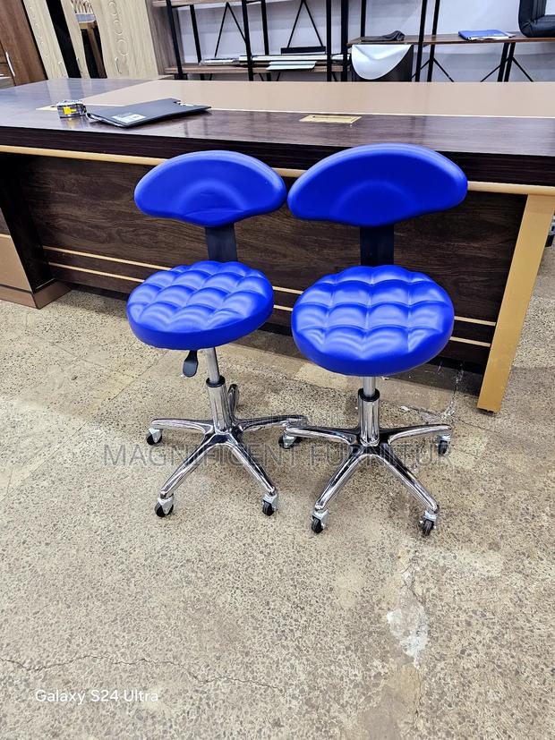 Pedicure Stools - thumbnail 6