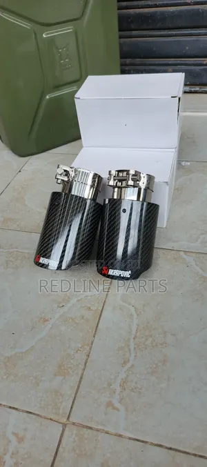Universal Exhaust Tips. 2.5" Inlet