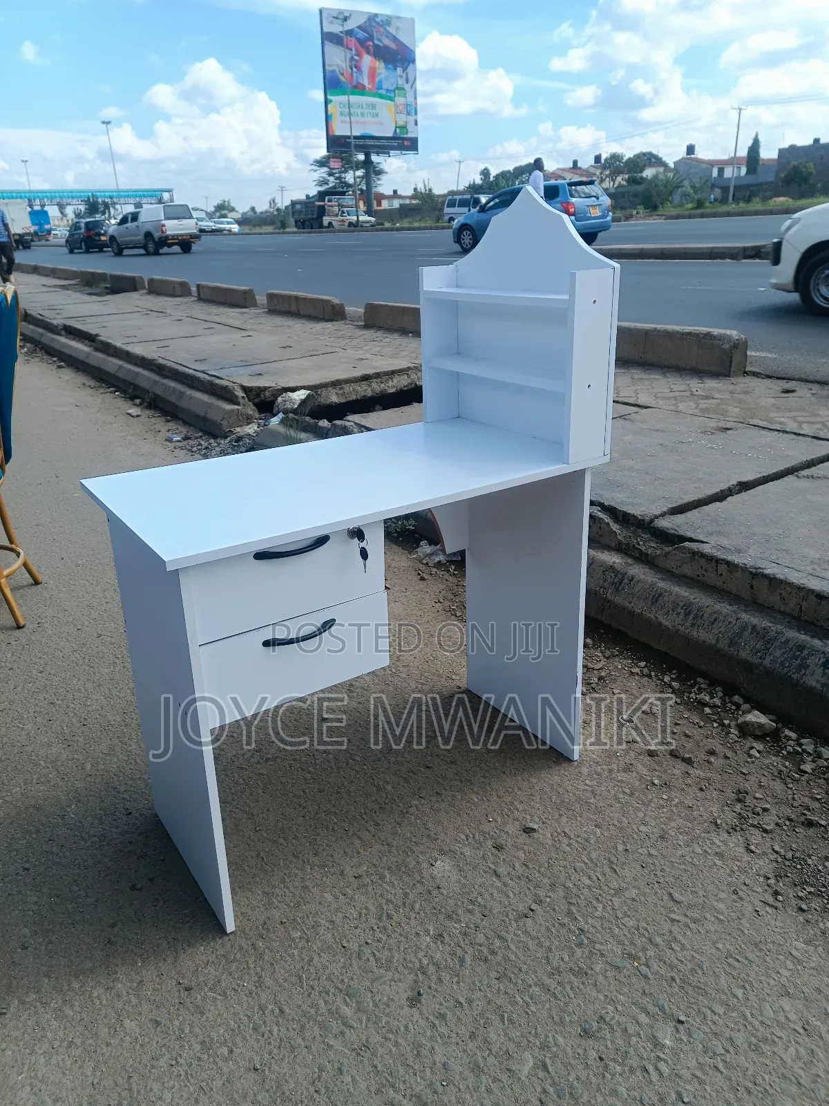 Nail Table, White 