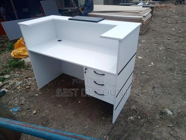 Receptionist Table - thumbnail 2