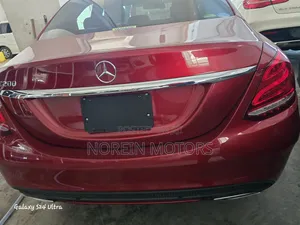 Mercedes-Benz C200 2018 Red