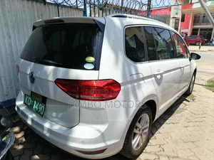 Volkswagen Touran 2018 White