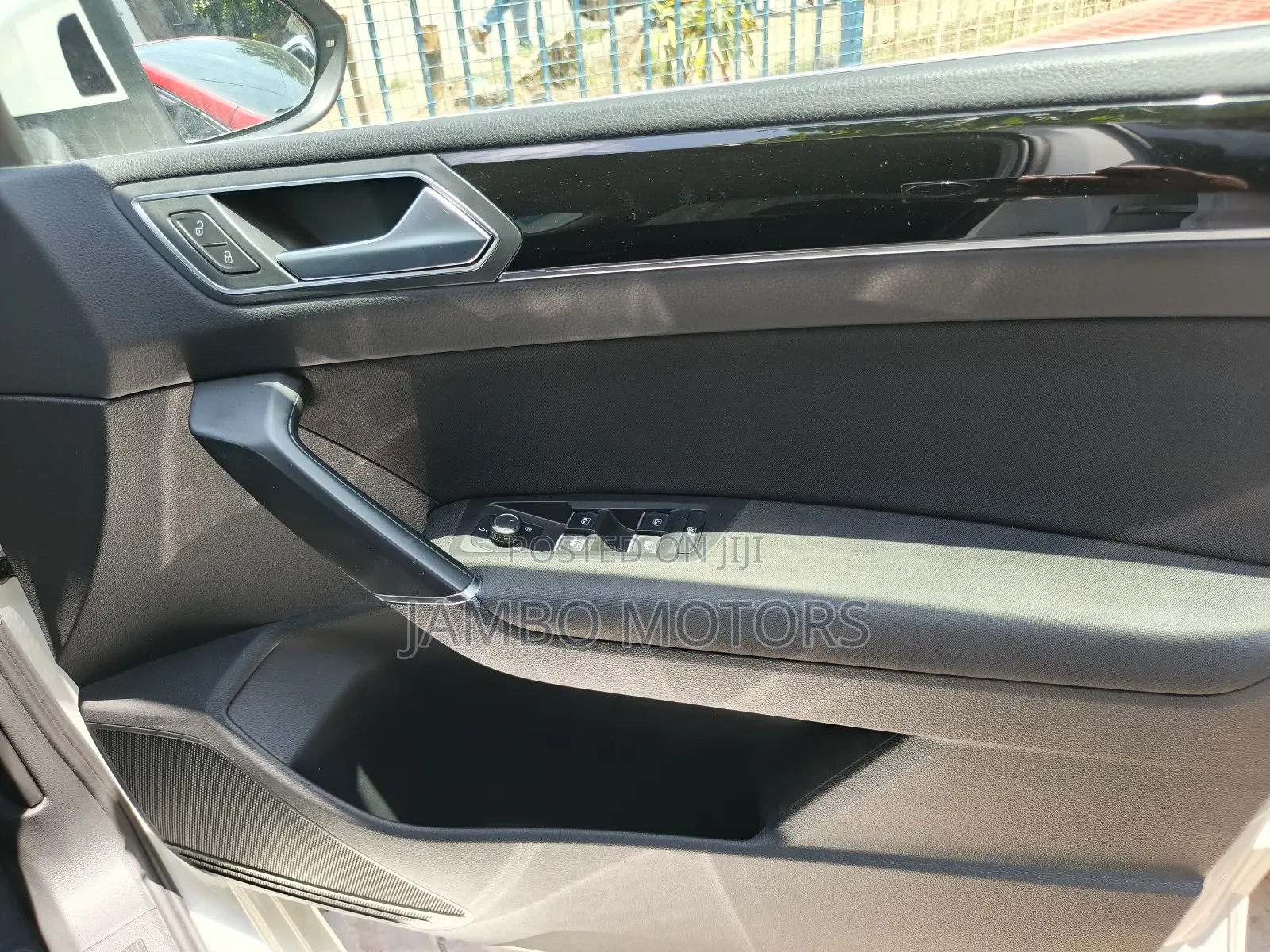 Volkswagen Touran 2018 White