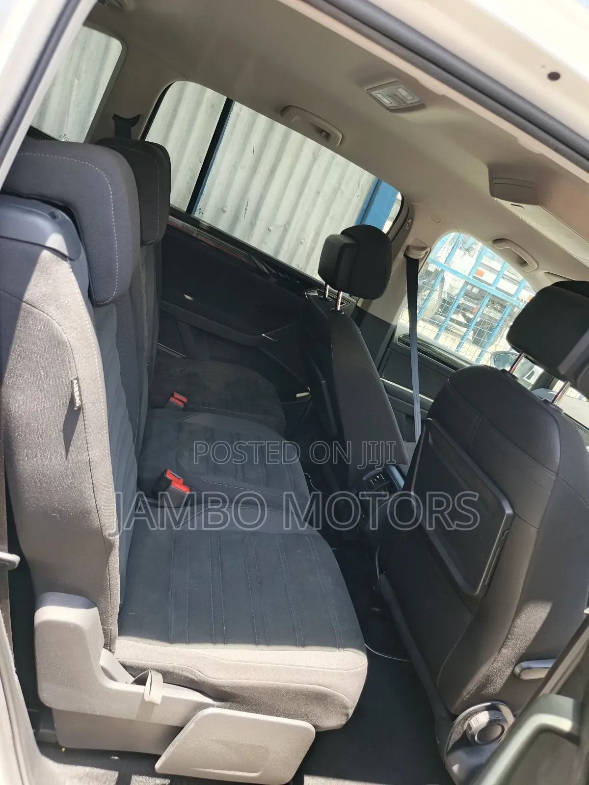 Volkswagen Touran 2018 White