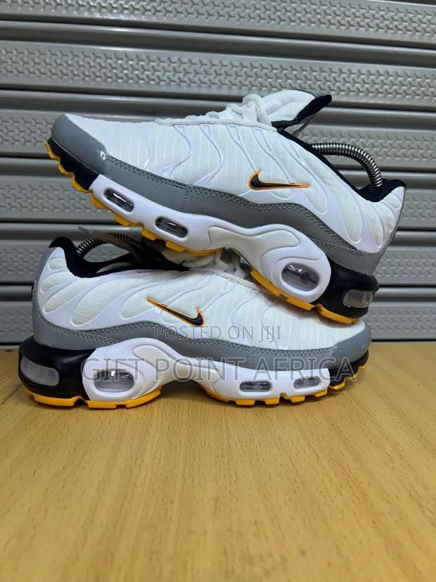 Nike Air Max Tn White/Gold Sneakers - thumbnail 3