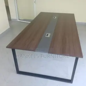 Executive Ergonomic Boardroom Table