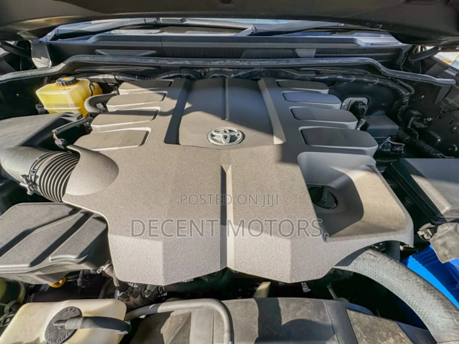 Toyota Land Cruiser 4.6 V8 ZX 2019 Gray