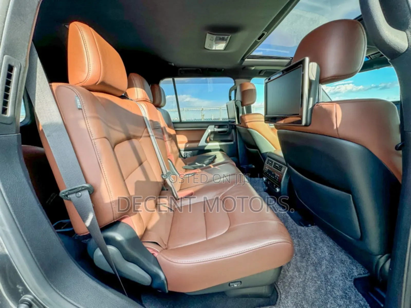Toyota Land Cruiser 4.6 V8 ZX 2019 Gray