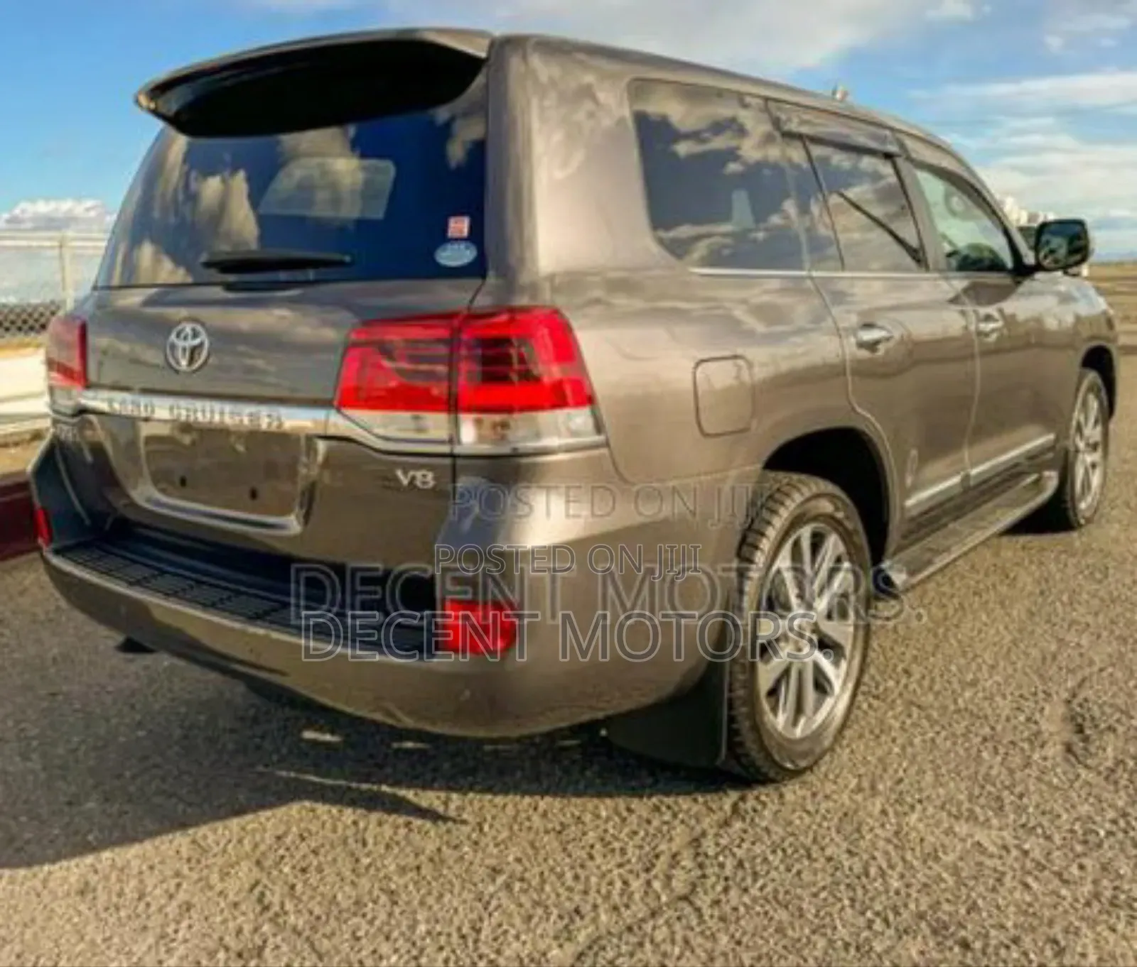 Toyota Land Cruiser 4.6 V8 ZX 2019 Gray