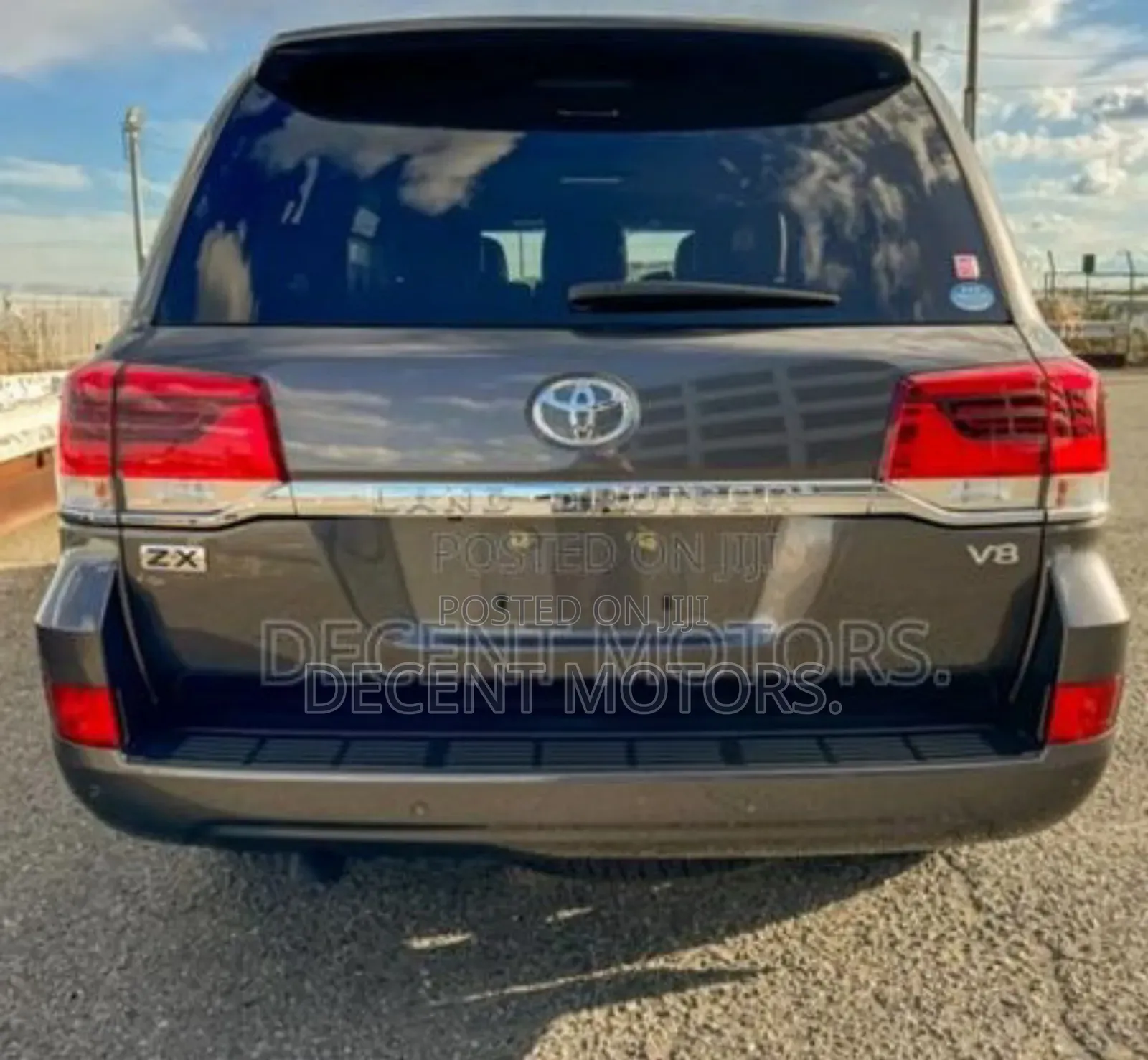 Toyota Land Cruiser 4.6 V8 ZX 2019 Gray