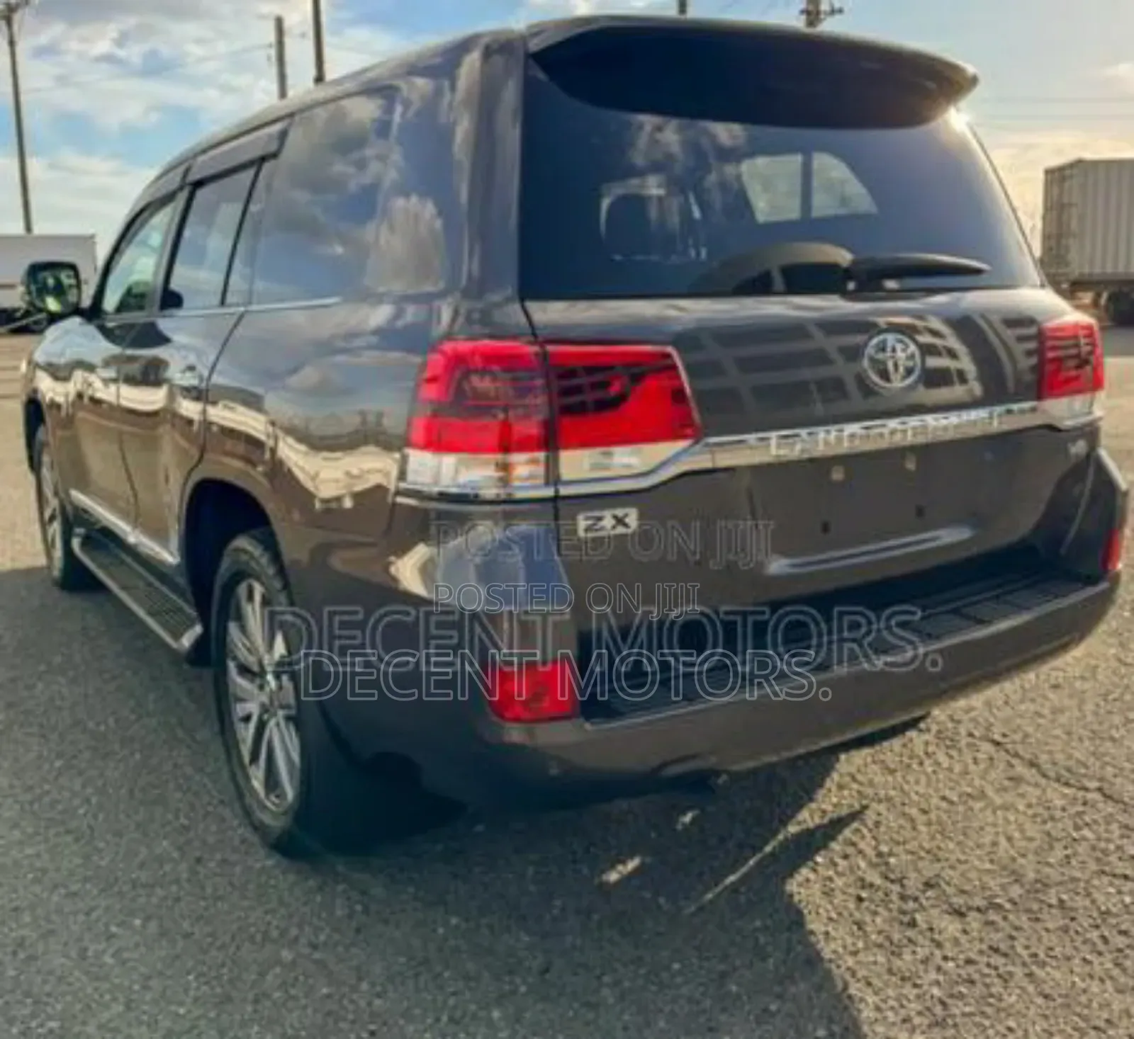 Toyota Land Cruiser 4.6 V8 ZX 2019 Gray