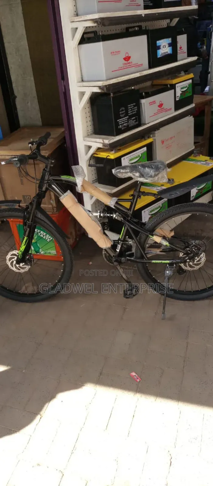 Unisex Bicycle/Sport Bike Size 26 With Gears