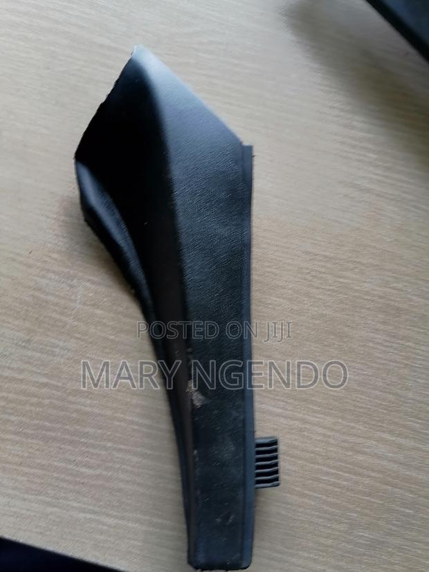 Windscreen Finisher for Toyota Rav 4 New Shape - thumbnail 2