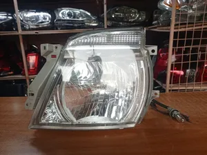 Lhs Headlight Nissan Caravan Ex-japan Type