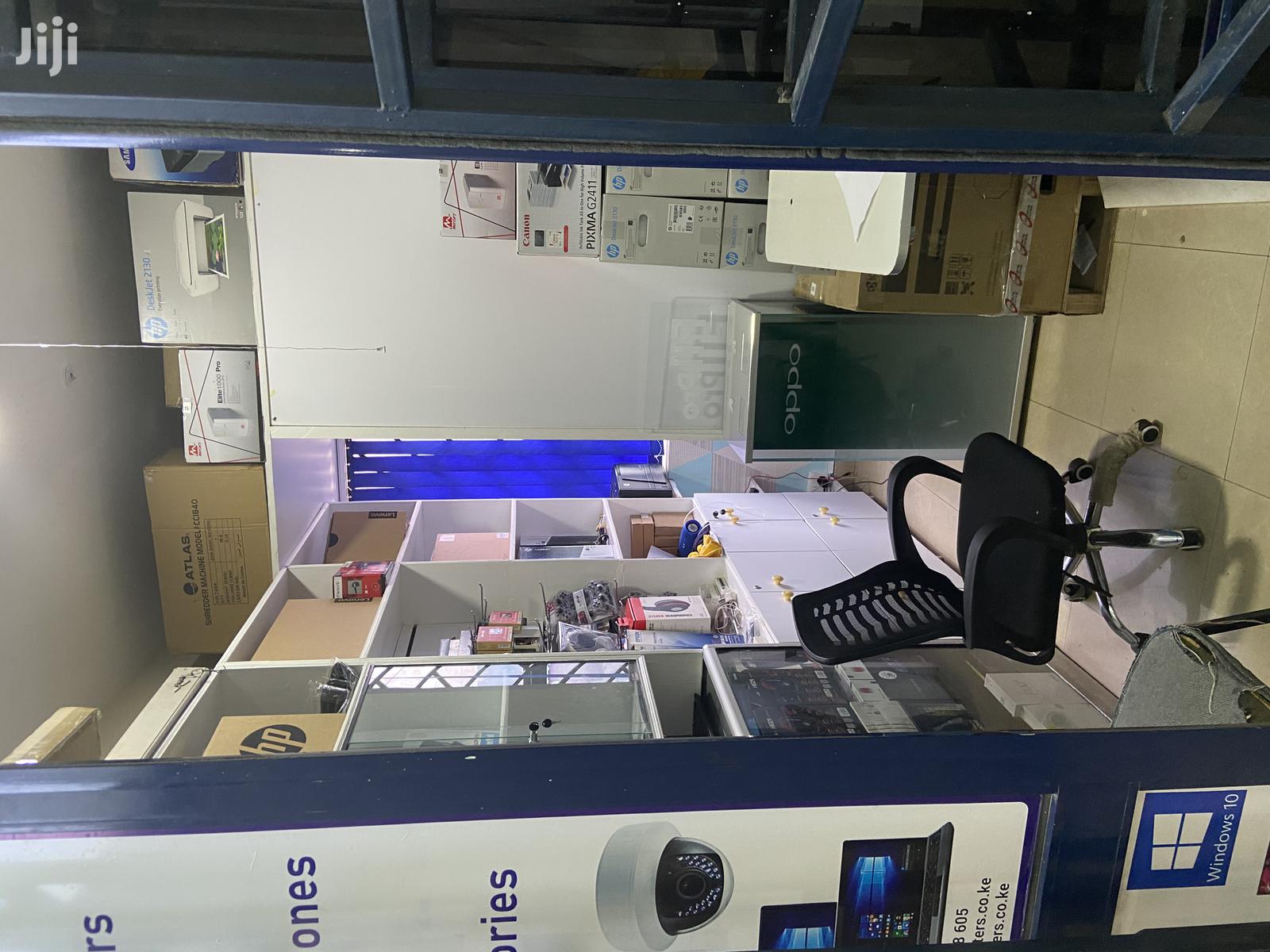 Prime Computer Shop For Sale