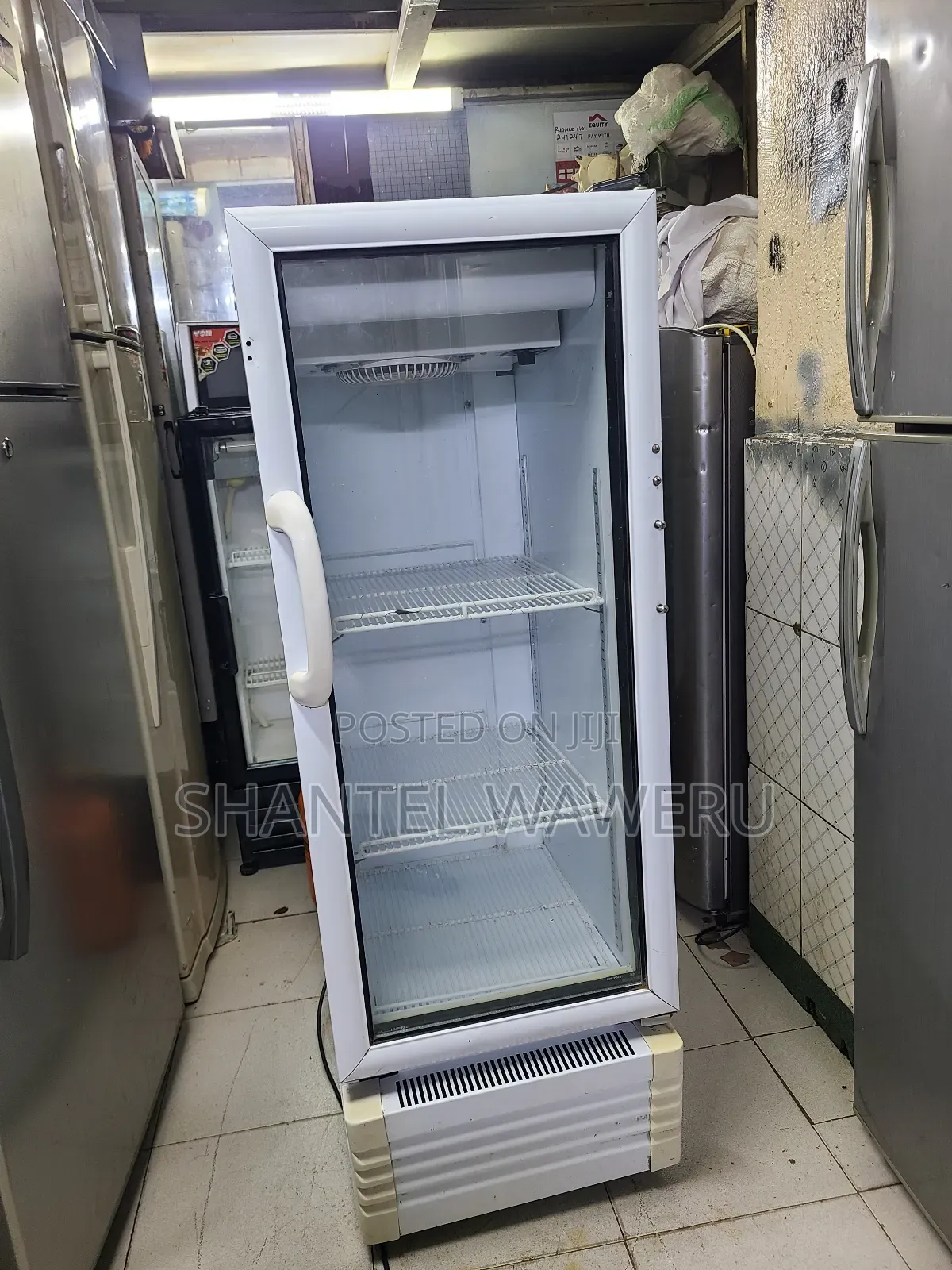 Min 3 Trays Display Fridge 200litres