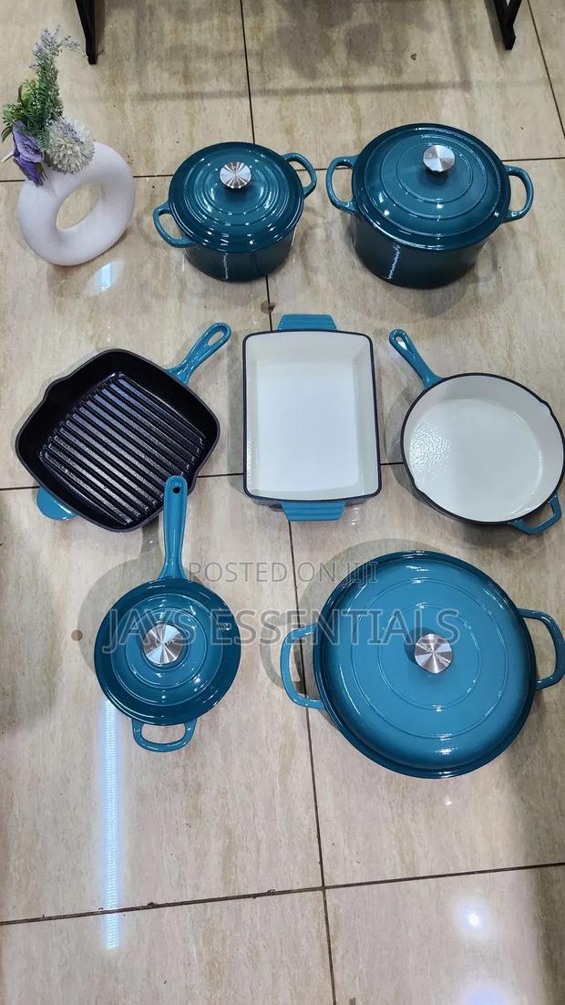 Cast Iron Dutch Oven Set - main view