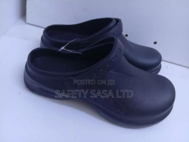 Black Kitchen Crocs. - thumbnail 4