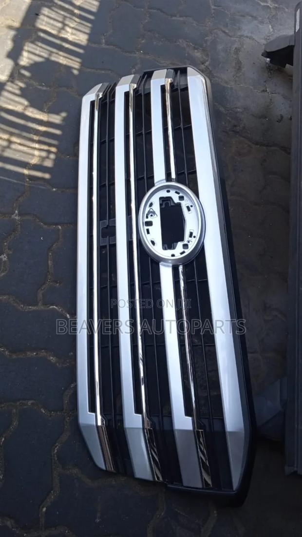 2023 Landcruiser Lc300 Grill