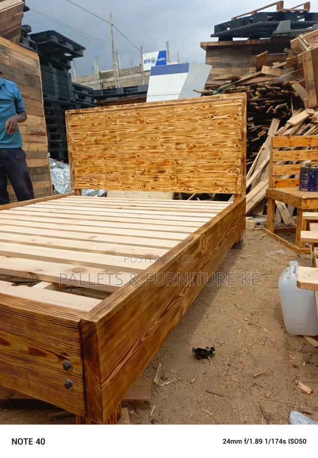 Char Box Bed - main view