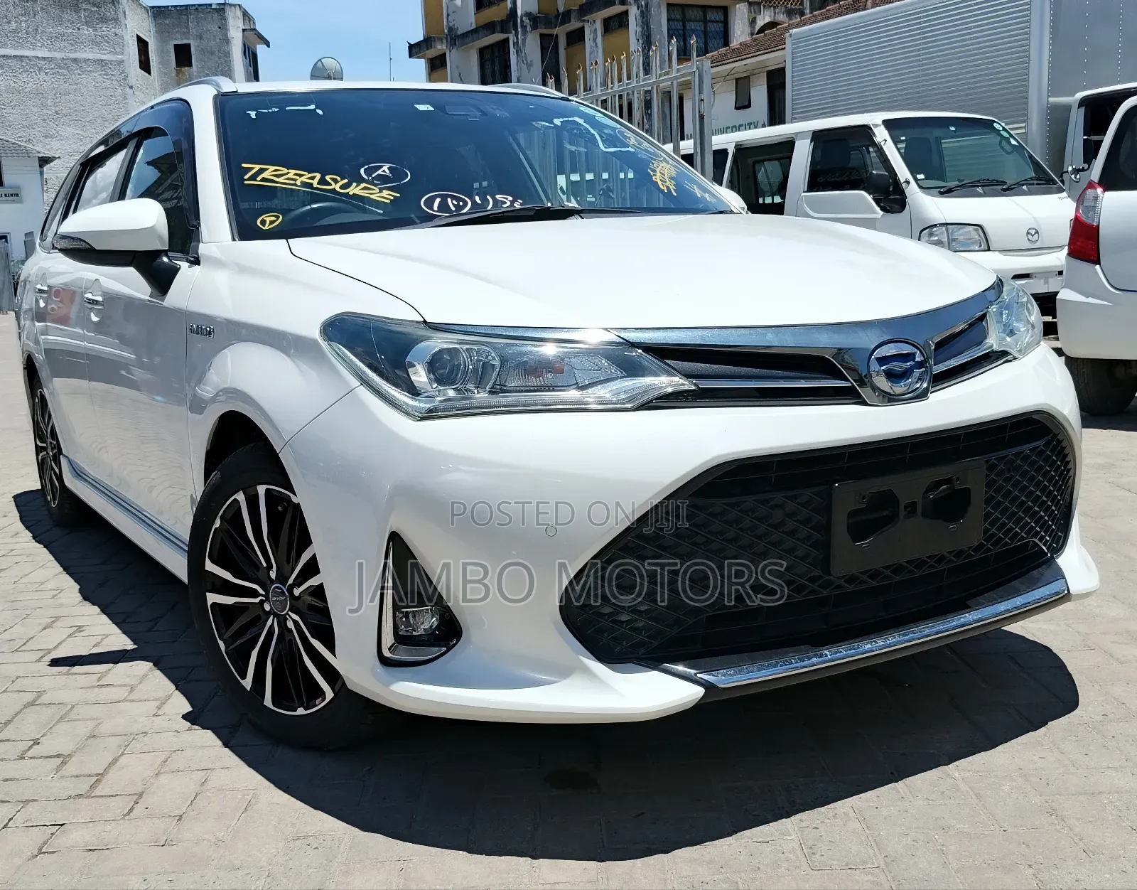 Toyota Corolla Fielder 1.5 Hybrid FWD 2019 White