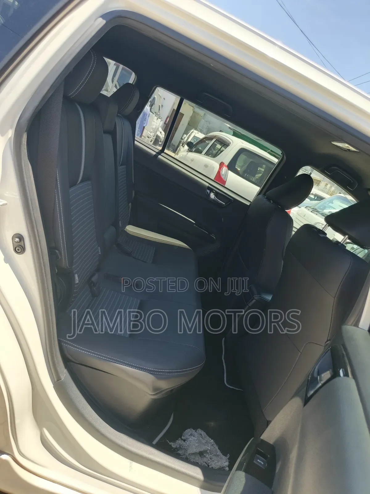 Toyota Corolla Fielder 1.5 Hybrid FWD 2019 White