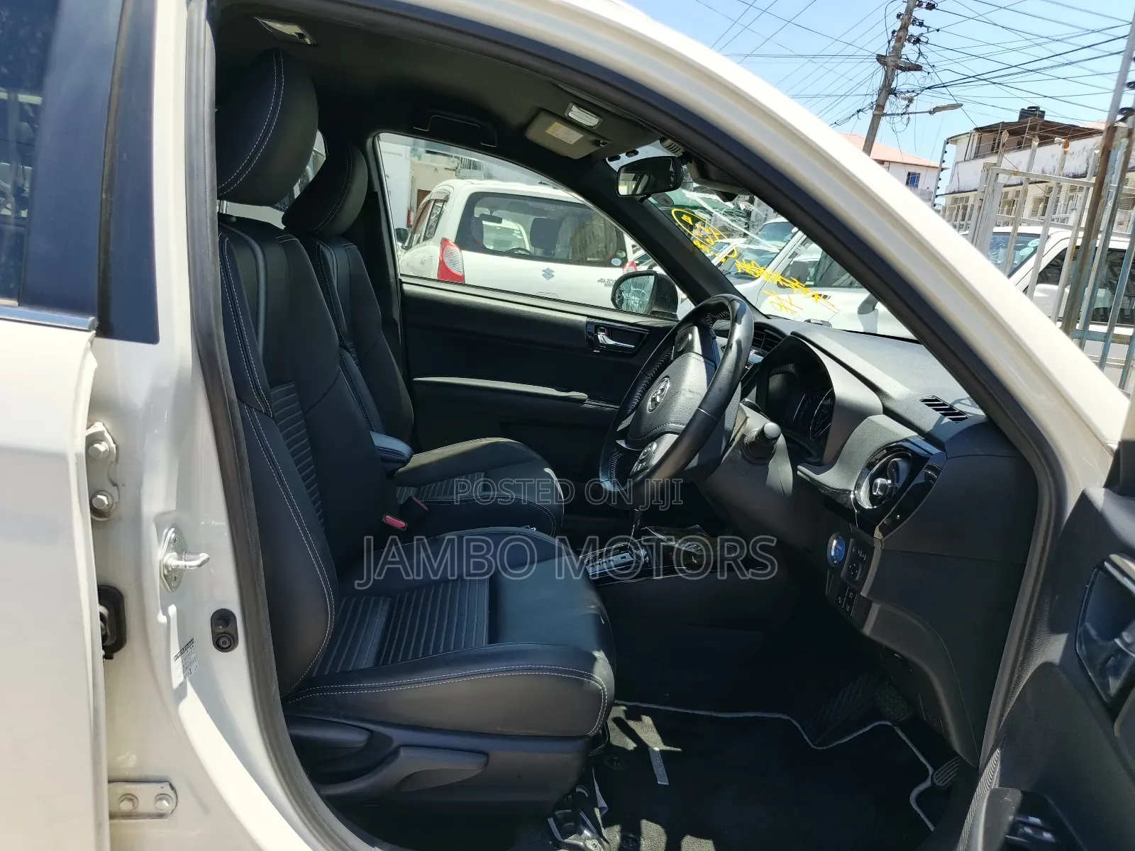 Toyota Corolla Fielder 1.5 Hybrid FWD 2019 White