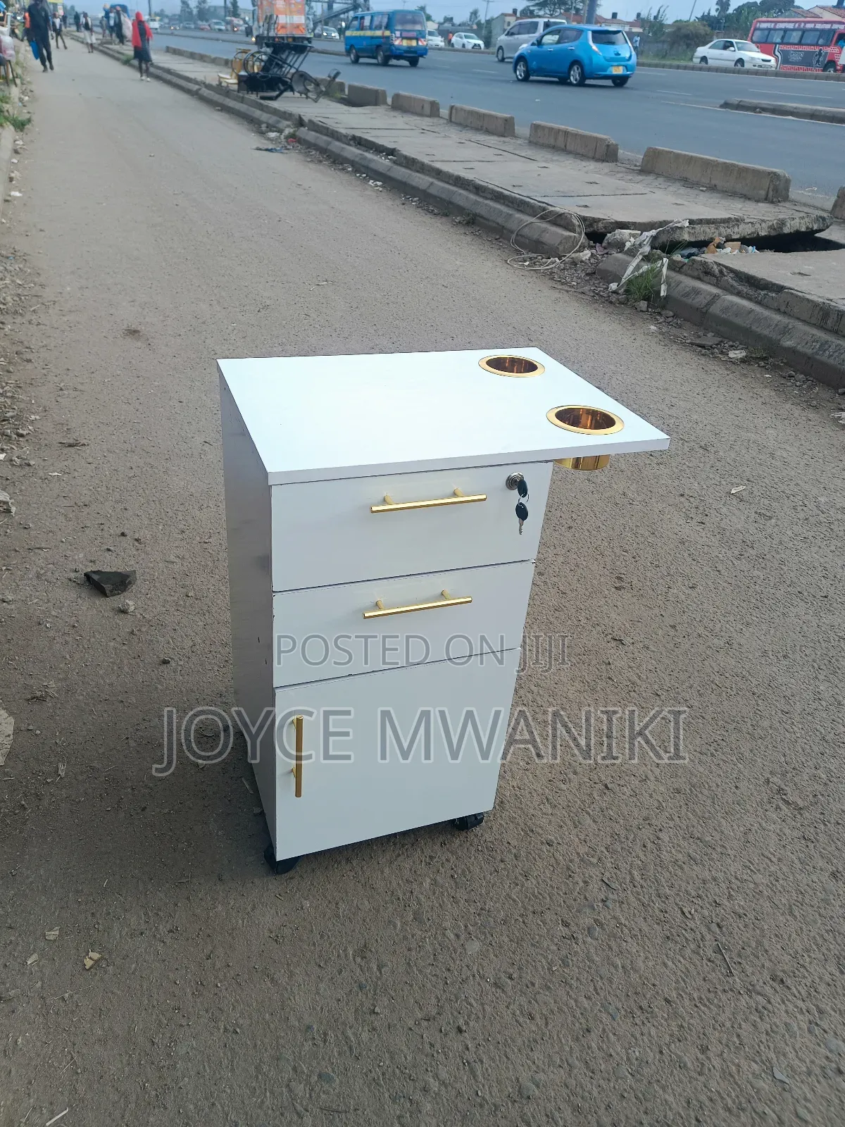 Salon Drawer With Cup Holder, White and Gold 