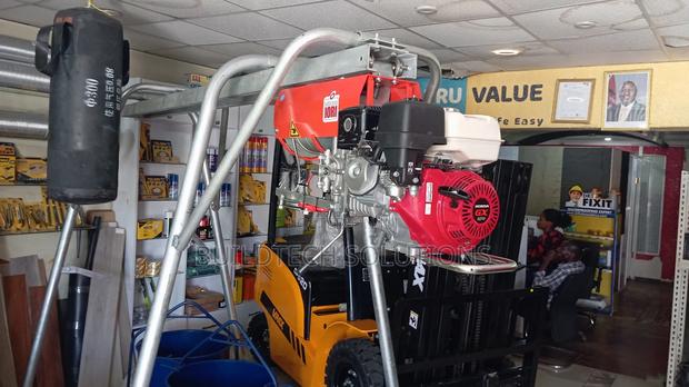 Petrol One Tonne Concrete Hoist