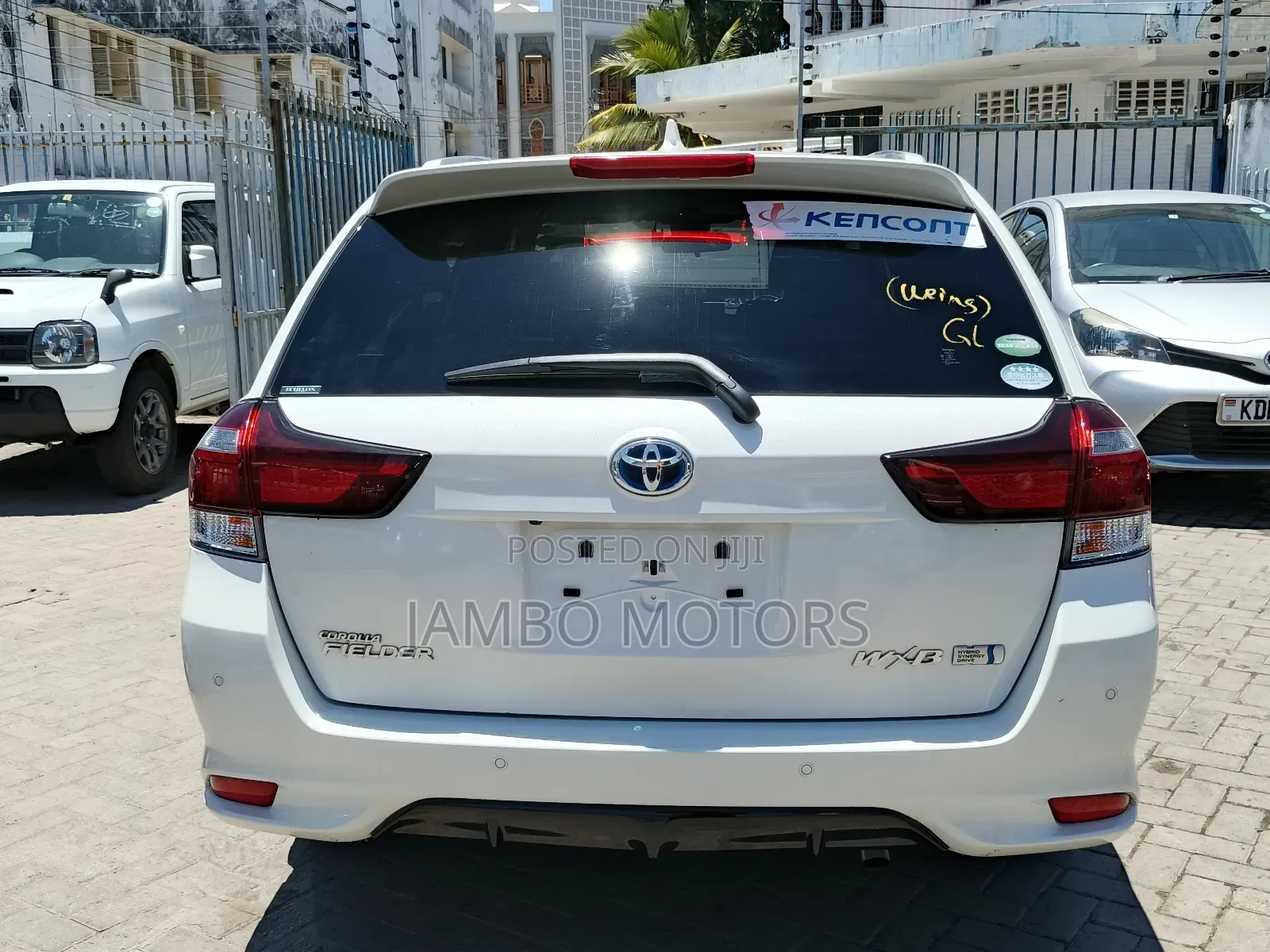 Toyota Corolla Fielder 1.5 Hybrid FWD 2019 White