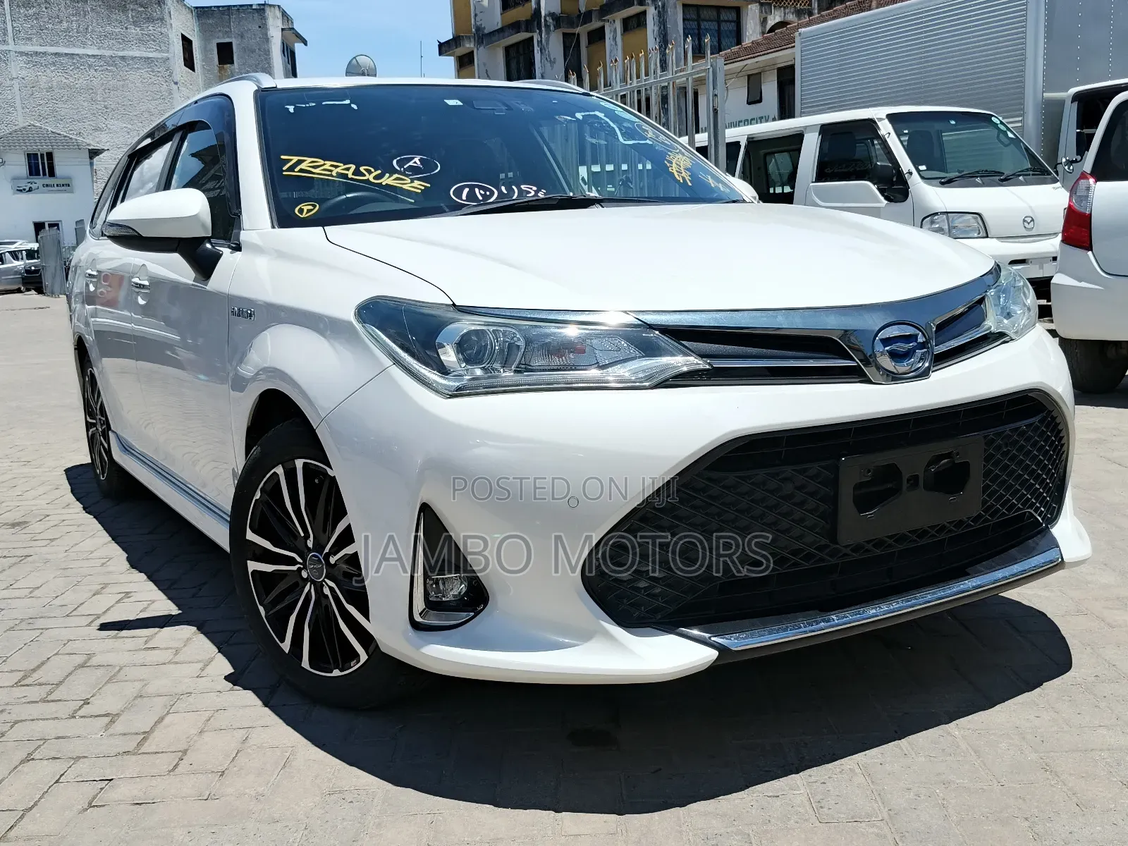 Toyota Corolla Fielder 1.5 Hybrid FWD 2019 White