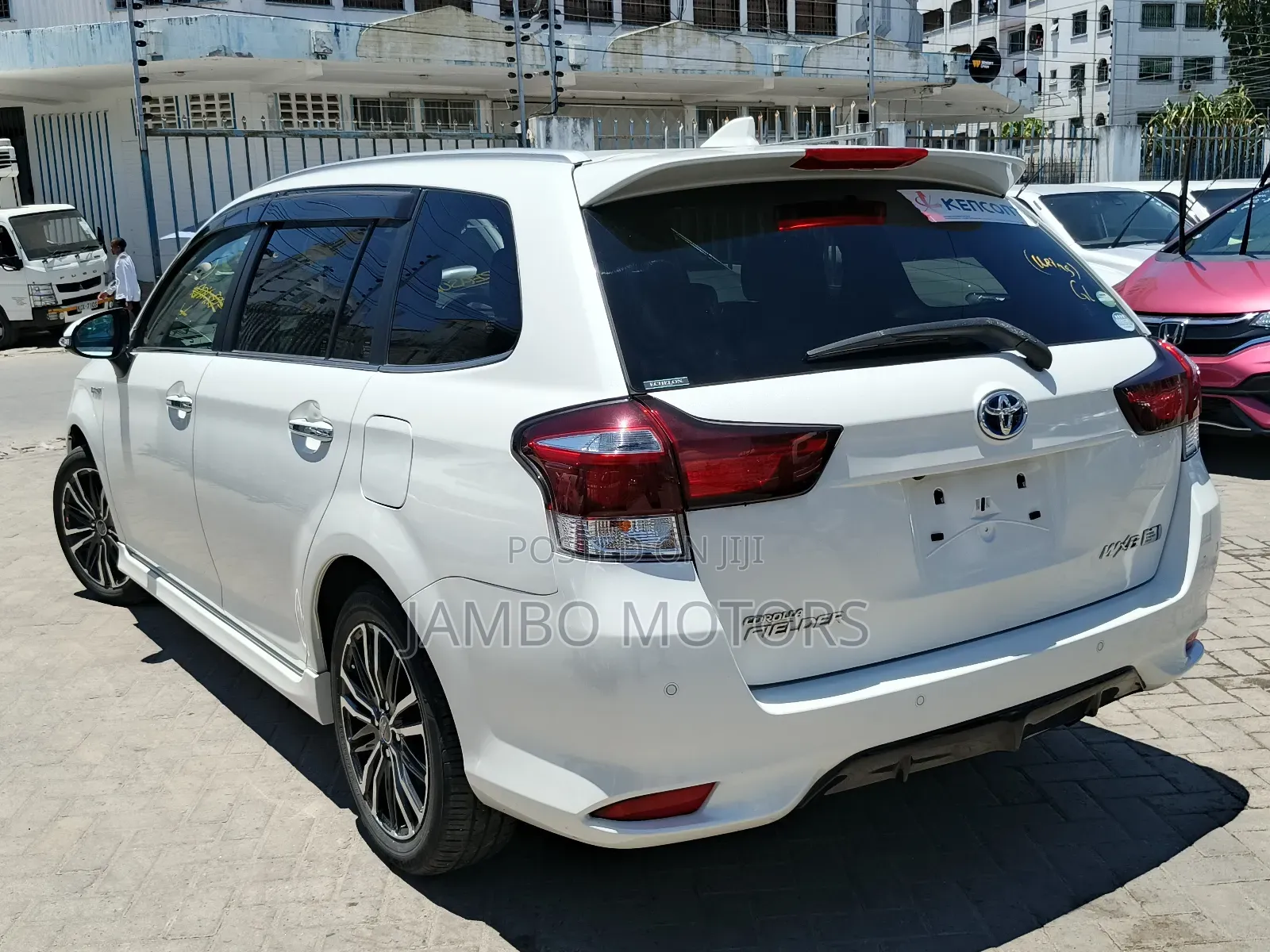 Toyota Corolla Fielder 1.5 Hybrid FWD 2019 White