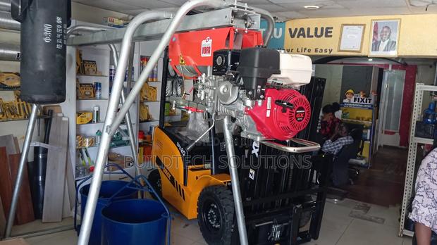 Concrete Crane 1 Tonne