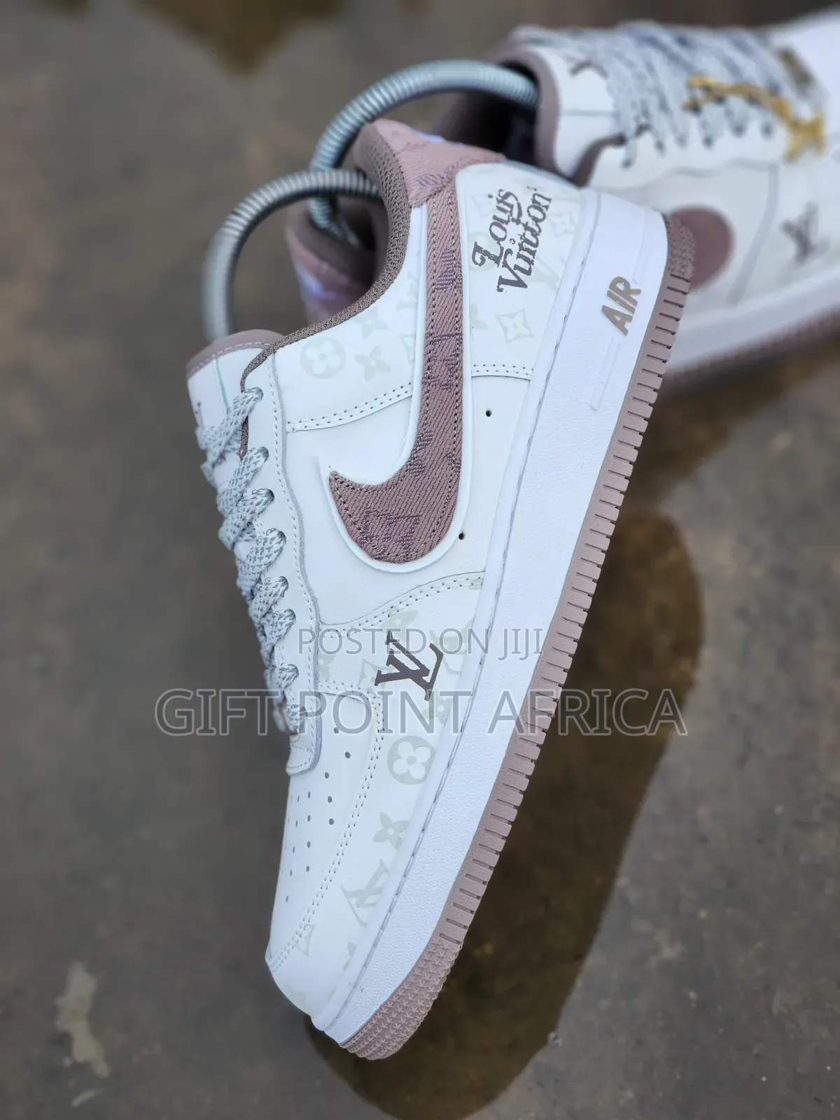 *Lv Nike Air Force 1 Low*
 White Brown Sneakers
