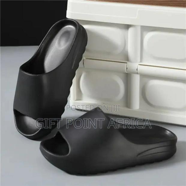 Yeezy Slides Black in Color - main view