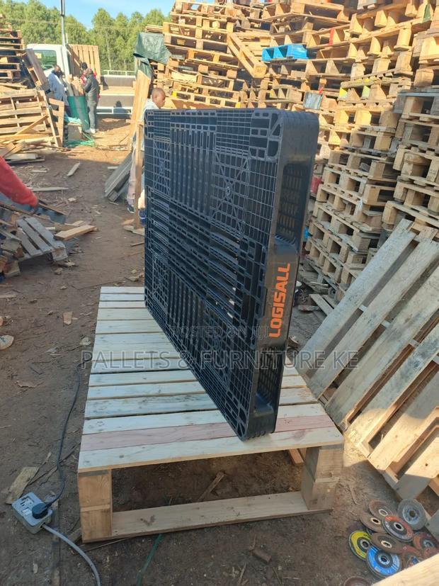 Plastic-stack Pallets - main view